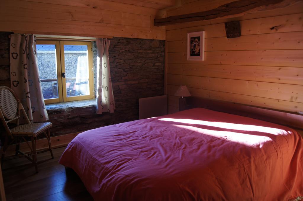 Villa Les Granges De La Fontaine Antignac Zimmer foto